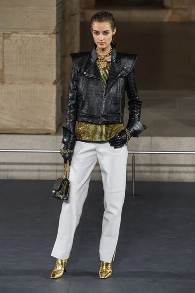 Look 24